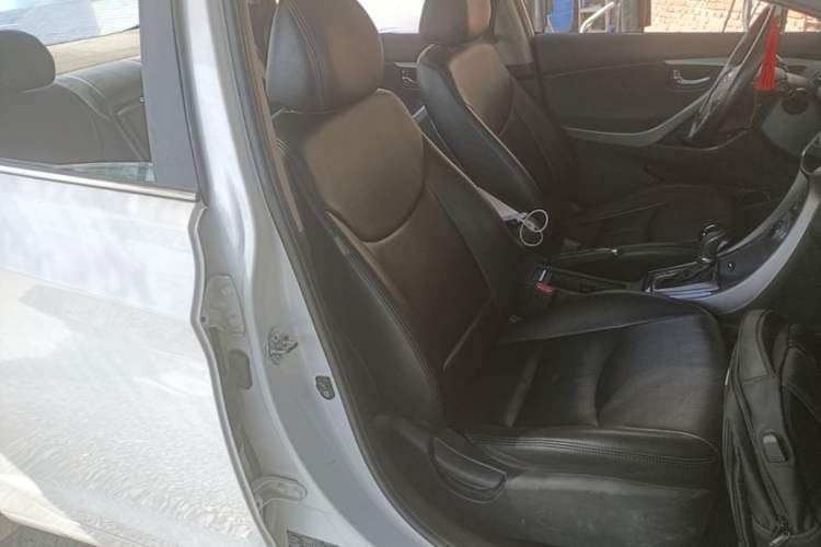 Used Hyundai Elantra (5th Generation / Langdong) 2013 1.6L Automatic Leading Model Right Front Seat