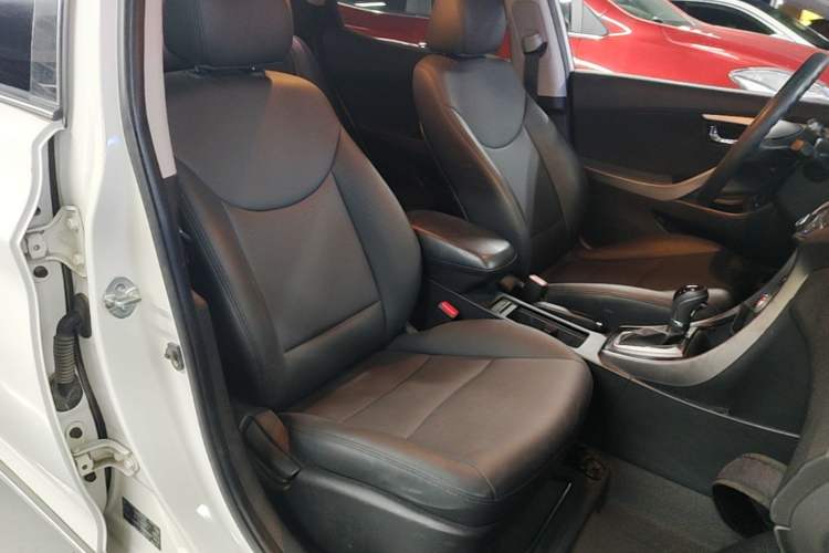 Used Hyundai Elantra (5th Generation / Langdong) 2013 1.6L Automatic Leading Model Right Front Seat