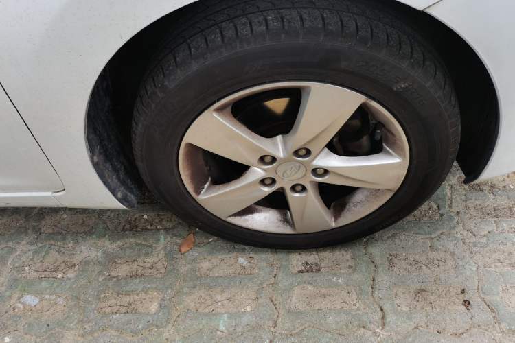 Used Hyundai Elantra (5th Generation / Langdong) 2013 1.6L Automatic Leading Model Right Front Wheel Hub