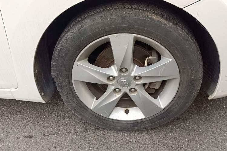 Used Hyundai Elantra (5th Generation / Langdong) 2013 1.6L Automatic Leading Model Right Front Wheel Hub