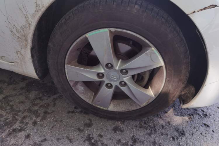 Used Hyundai Elantra (5th Generation / Langdong) 2013 1.6L Automatic Luxury Model Right Front Wheel Hub
