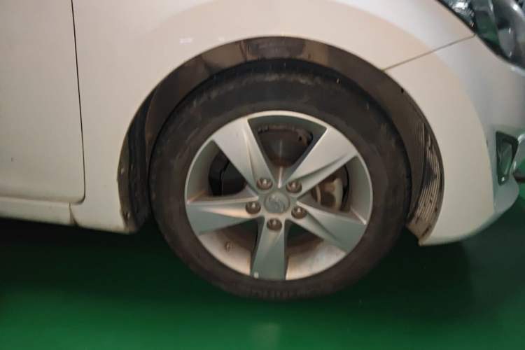 Used Hyundai Elantra (5th Generation / Langdong) 2013 1.6L Automatic Leading Model Right Front Wheel Hub