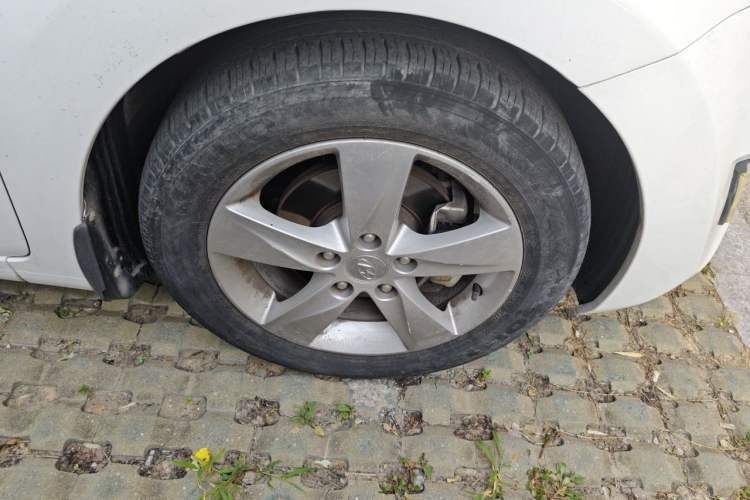 Used Hyundai Elantra (5th Generation / Langdong) 2013 1.6L Automatic Leading Model Right Front Wheel Hub