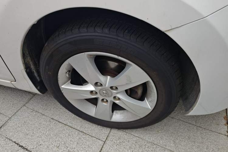 Used Hyundai Elantra (5th Generation / Langdong) 2013 1.6L Automatic Luxury Model Right Front Wheel Hub