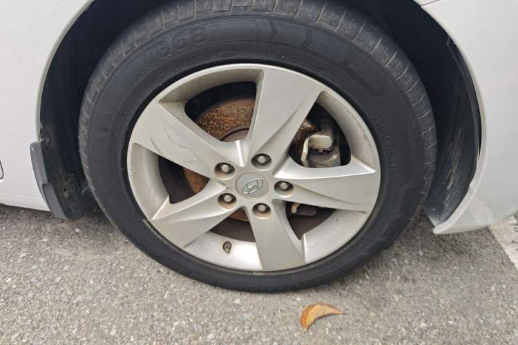 Used Hyundai Elantra (5th Generation / Langdong) 2013 1.6L Automatic Leading Model Right Front Wheel Hub
