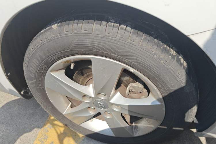Used Hyundai Elantra (5th Generation / Langdong) 2013 1.6L Automatic Leading Model Right Front Wheel Hub