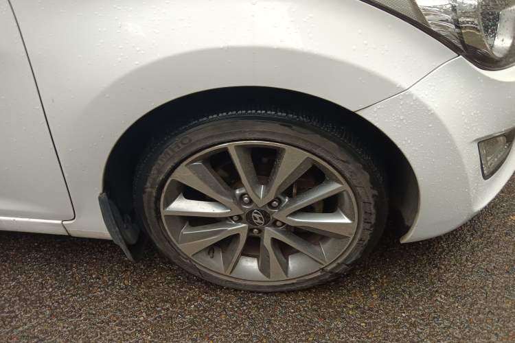 Used Hyundai Elantra (5th Generation / Langdong) 2013 1.6L Automatic Leading Model Right Front Wheel Hub