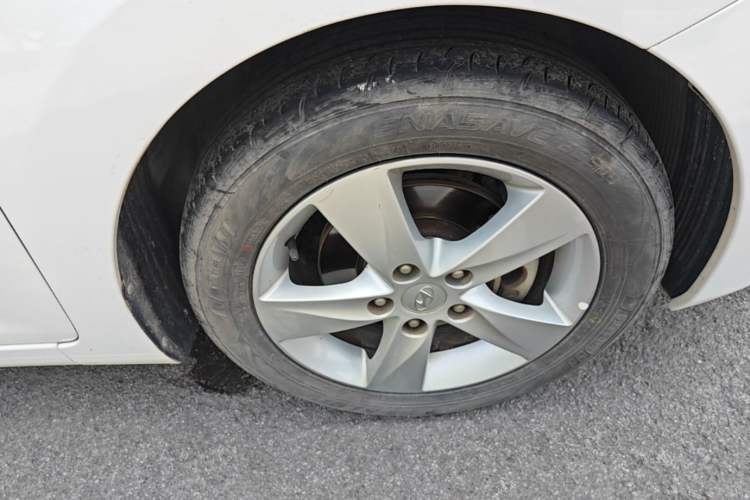 Used Hyundai Elantra (5th Generation / Langdong) 2013 1.6L Automatic Leading Model Right Front Wheel Hub