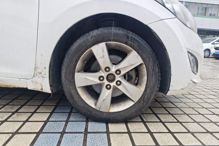Used Hyundai Elantra (5th Generation / Langdong) 2013 1.6L Automatic Leading Model Right Front Wheel Hub