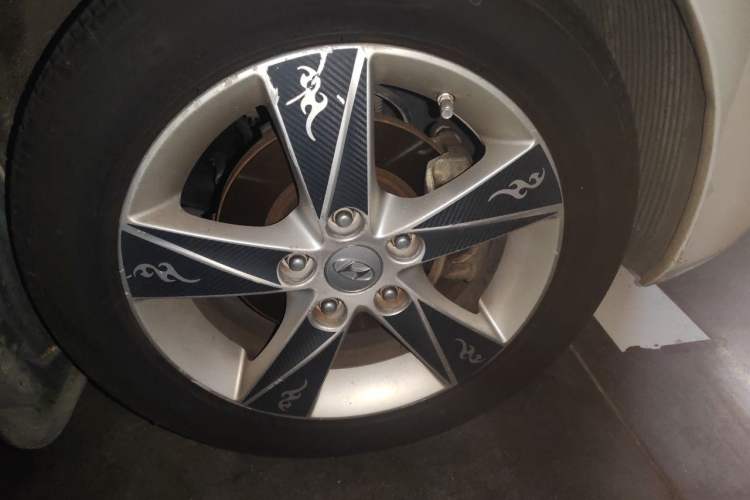 Used Hyundai Elantra (5th Generation / Langdong) 2013 1.6L Automatic Luxury Model Right Front Wheel Hub
