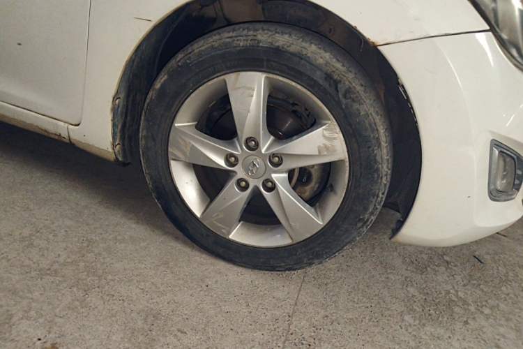 Used Hyundai Elantra (5th Generation / Langdong) 2013 1.6L Automatic Leading Model Right Front Wheel Hub