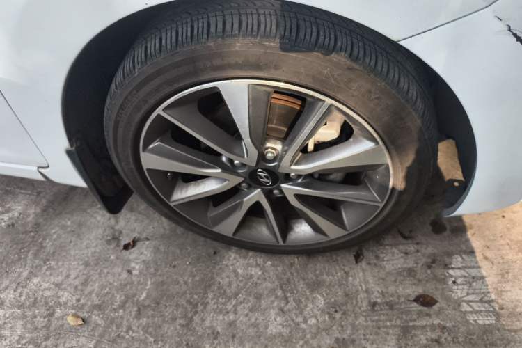 Used Hyundai Elantra (5th Generation / Langdong) 2013 1.6L Automatic Leading Model Right Front Wheel Hub
