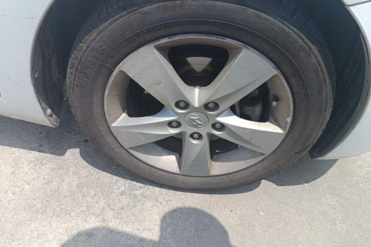 Used Hyundai Elantra (5th Generation / Langdong) 2013 1.6L Automatic Leading Model Right Front Wheel Hub