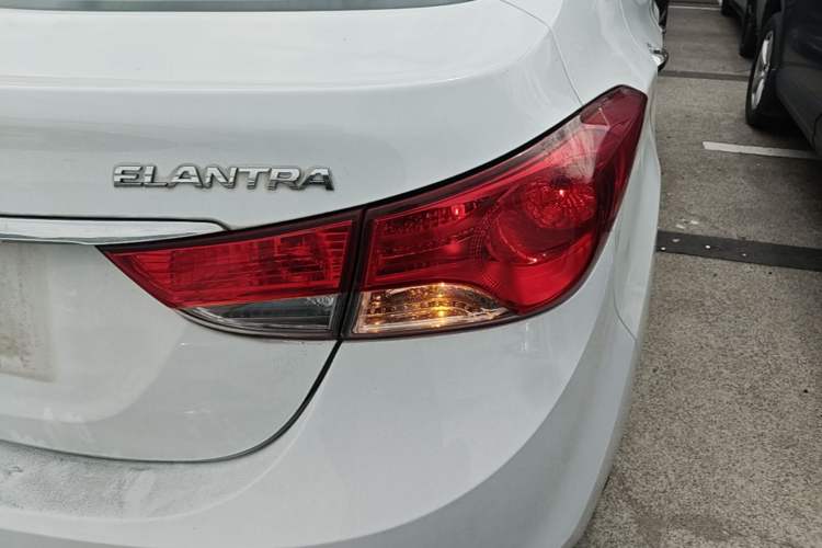 Used Hyundai Elantra (5th Generation / Langdong) 2013 1.6L Automatic Luxury Model Right Rear Taillight