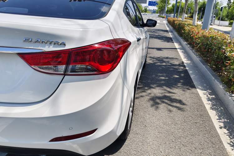 Used Hyundai Elantra (5th Generation / Langdong) 2013 1.6L Automatic Leading Model Right Rear Taillight