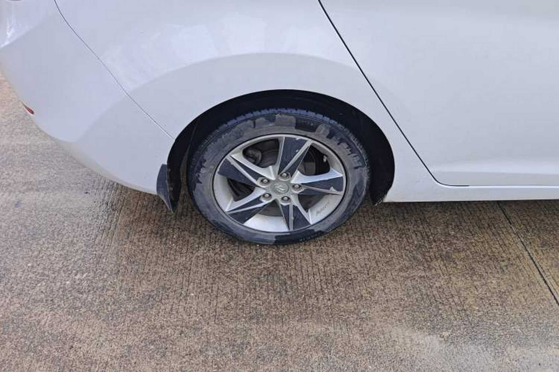 Used Hyundai Elantra (5th Generation / Langdong) 2013 1.6L Automatic Leading Model Right Rear Wheel Hub