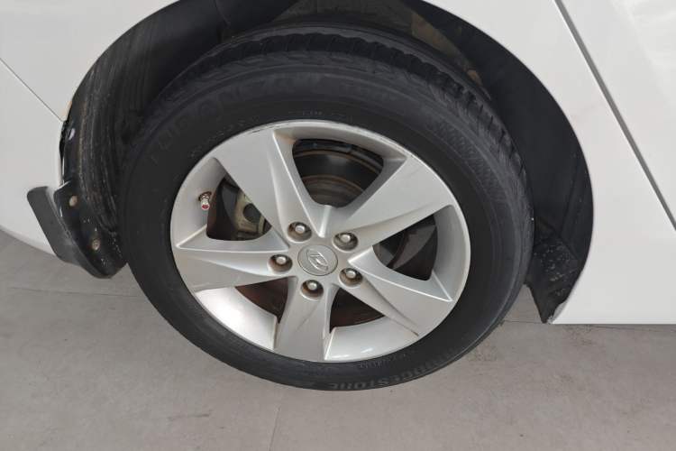 Used Hyundai Elantra (5th Generation / Langdong) 2013 1.6L Automatic Luxury Model Right Rear Wheel Hub