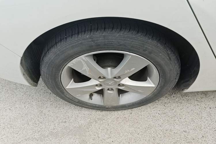 Used Hyundai Elantra (5th Generation / Langdong) 2013 1.6L Automatic Luxury Model Right Rear Wheel Hub