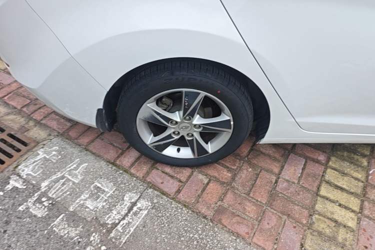 Used Hyundai Elantra (5th Generation / Langdong) 2013 1.6L Automatic Leading Model Right Rear Wheel Hub