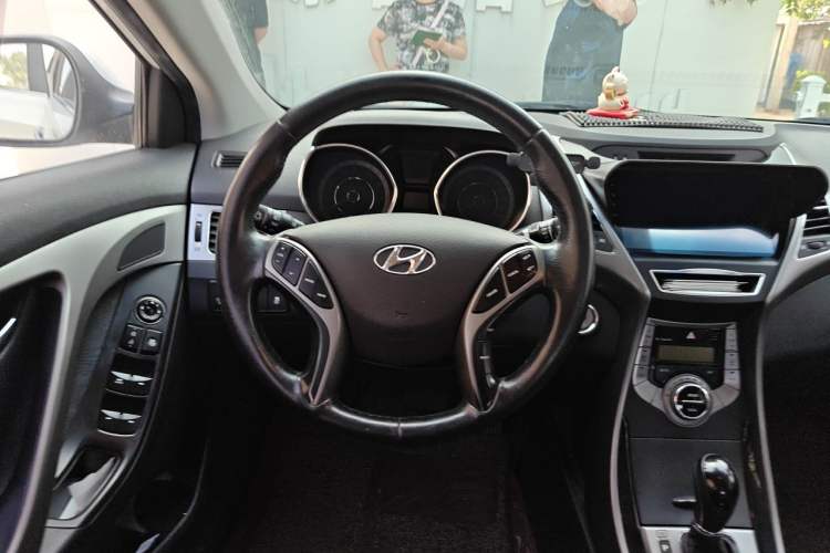 Used Hyundai Elantra (5th Generation / Langdong) 2013 1.6L Automatic Luxury Model Steering Wheel