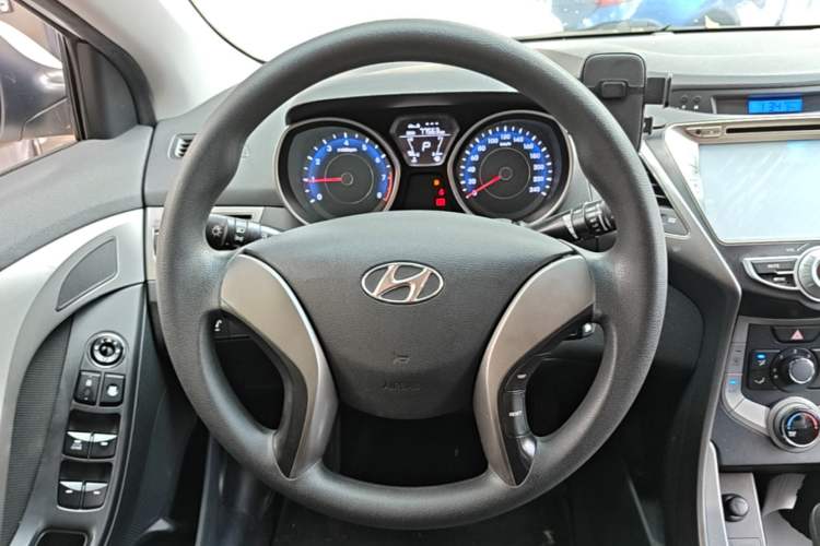 Used Hyundai Elantra (5th Generation / Langdong) 2013 1.6L Automatic Leading Model Steering Wheel