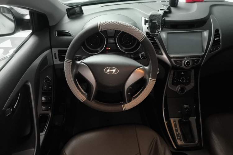 Used Hyundai Elantra (5th Generation / Langdong) 2013 1.6L Automatic Leading Model Steering Wheel