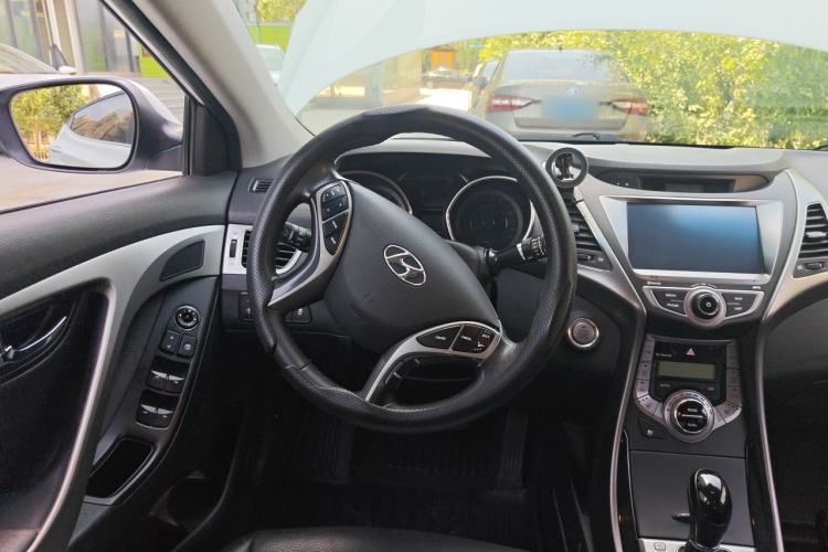 Used Hyundai Elantra (5th Generation / Langdong) 2013 1.6L Automatic Luxury Model Steering Wheel
