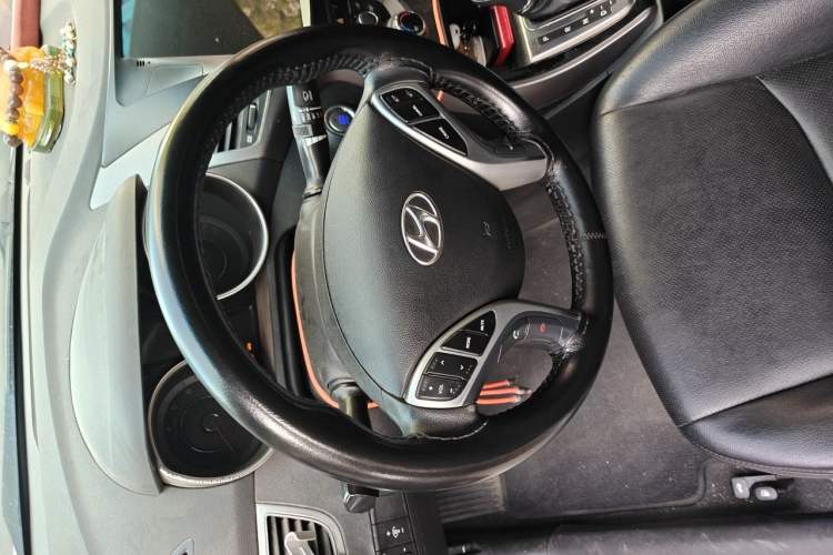 Used Hyundai Elantra (5th Generation / Langdong) 2013 1.6L Automatic Luxury Model Steering Wheel