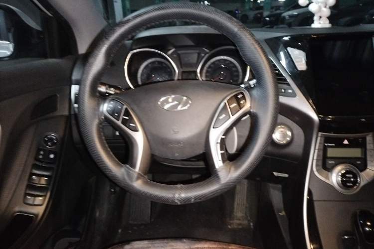 Used Hyundai Elantra (5th Generation / Langdong) 2013 1.6L Automatic Luxury Model Steering Wheel