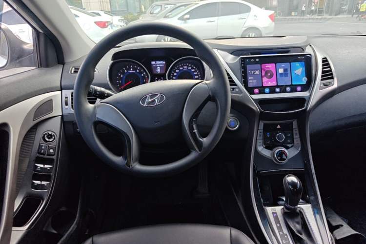 Used Hyundai Elantra (5th Generation / Langdong) 2013 1.6L Automatic Leading Model Steering Wheel