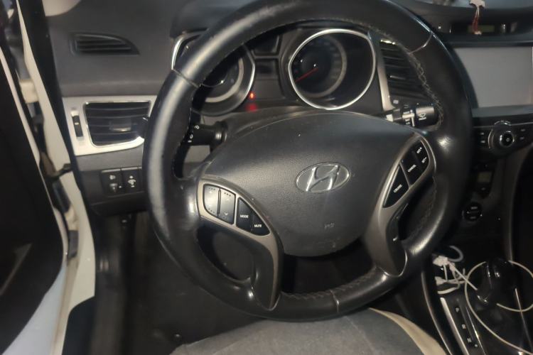 Used Hyundai Elantra (5th Generation / Langdong) 2013 1.6L Automatic Luxury Model Steering Wheel