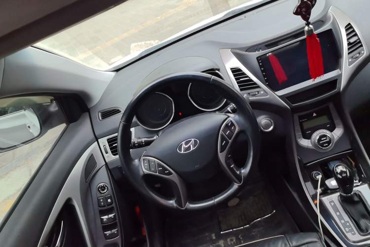 Used Hyundai Elantra (5th Generation / Langdong) 2013 1.6L Automatic Luxury Model Steering Wheel