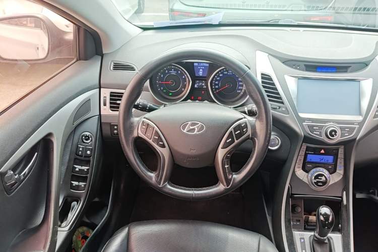 Used Hyundai Elantra (5th Generation / Langdong) 2013 1.6L Automatic Luxury Model Steering Wheel