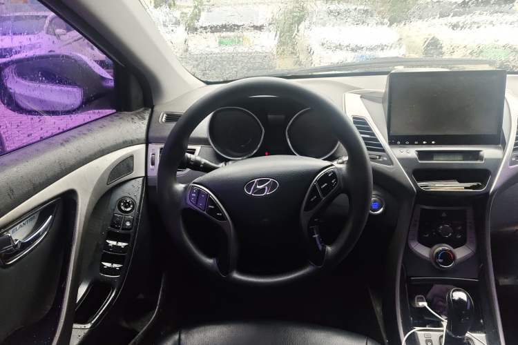 Used Hyundai Elantra (5th Generation / Langdong) 2013 1.6L Automatic Leading Model Steering Wheel