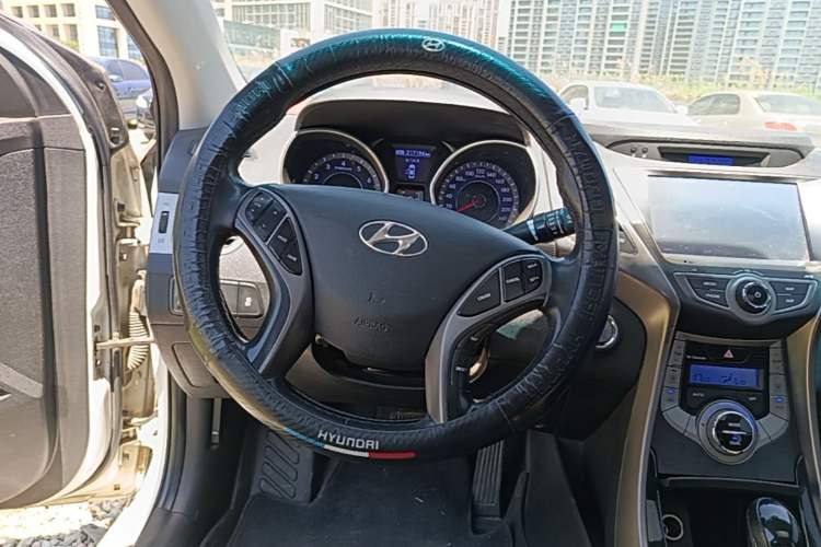 Used Hyundai Elantra (5th Generation / Langdong) 2013 1.6L Automatic Luxury Model Steering Wheel