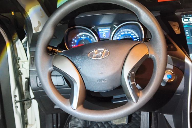 Used Hyundai Elantra (5th Generation / Langdong) 2013 1.6L Automatic Leading Model Steering Wheel