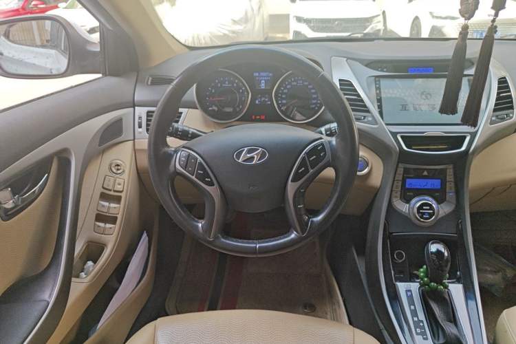 Used Hyundai Elantra (5th Generation / Langdong) 2013 1.6L Automatic Luxury Model Steering Wheel
