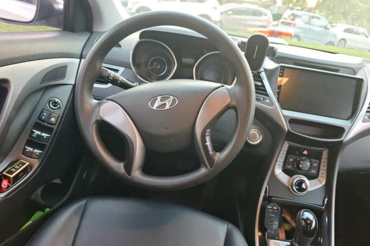 Used Hyundai Elantra (5th Generation / Langdong) 2013 1.6L Automatic Leading Model Steering Wheel