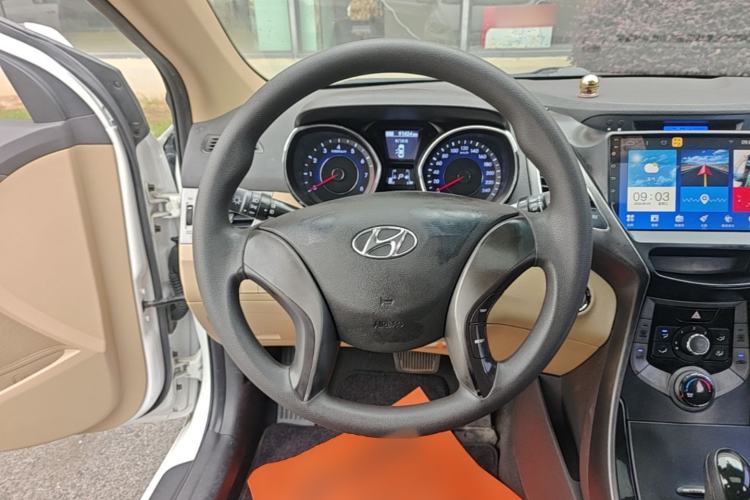 Used Hyundai Elantra (5th Generation / Langdong) 2013 1.6L Automatic Leading Model Steering Wheel