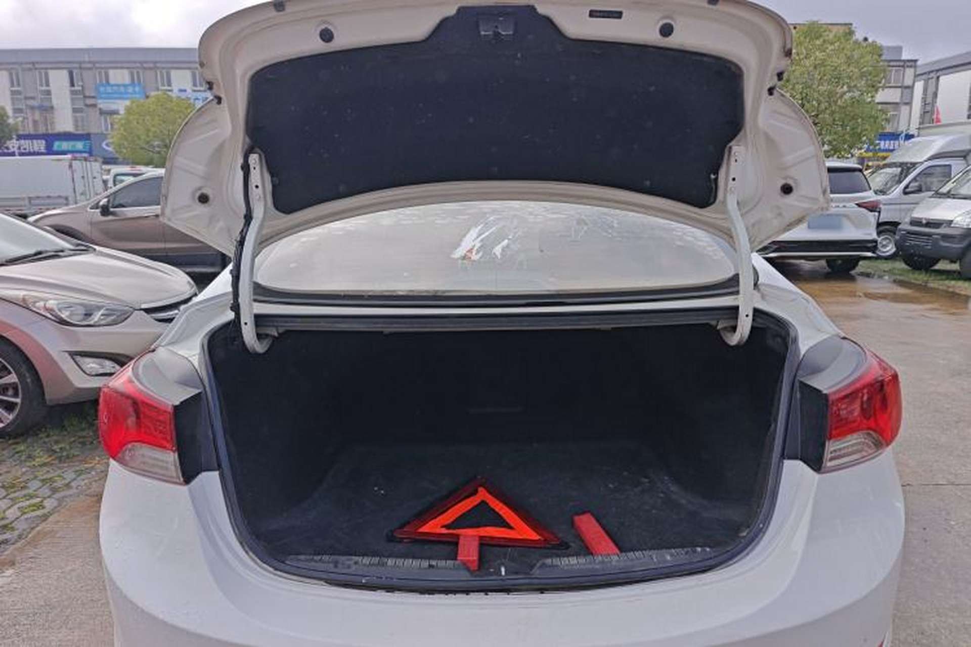 Used Hyundai Elantra (5th Generation / Langdong) 2013 1.6L Automatic Leading Model Trunk