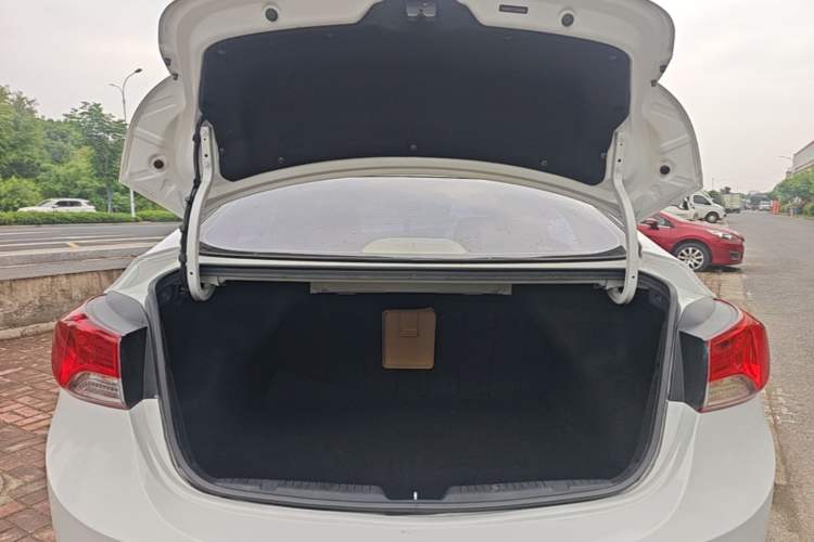 Used Hyundai Elantra (5th Generation / Langdong) 2013 1.6L Automatic Leading Model Trunk