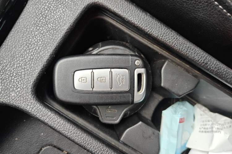 Used Hyundai Elantra (5th Generation / Langdong) 2013 1.6L Automatic Luxury Model Vehicle Key