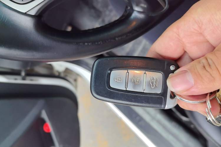 Used Hyundai Elantra (5th Generation / Langdong) 2013 1.6L Automatic Luxury Model Vehicle Key