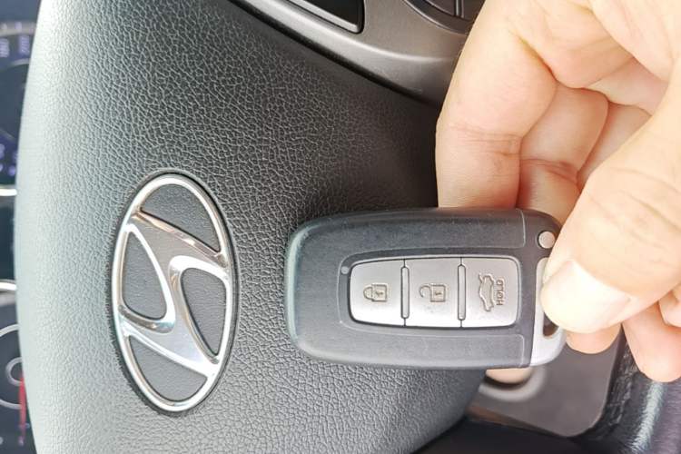 Used Hyundai Elantra (5th Generation / Langdong) 2013 1.6L Automatic Luxury Model Vehicle Key