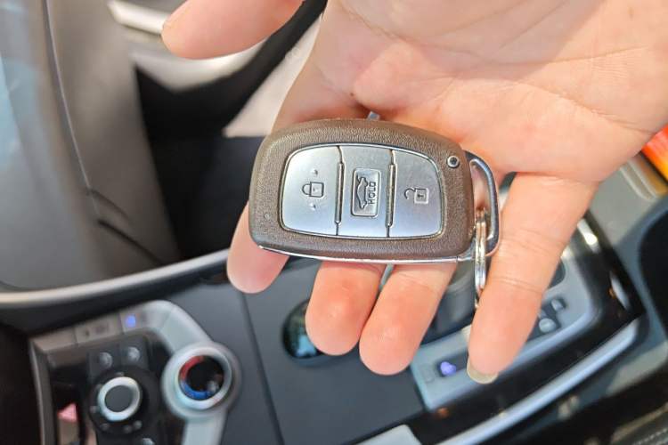 Used Hyundai Elantra (5th Generation / Langdong) 2013 1.6L Automatic Luxury Model Vehicle Key