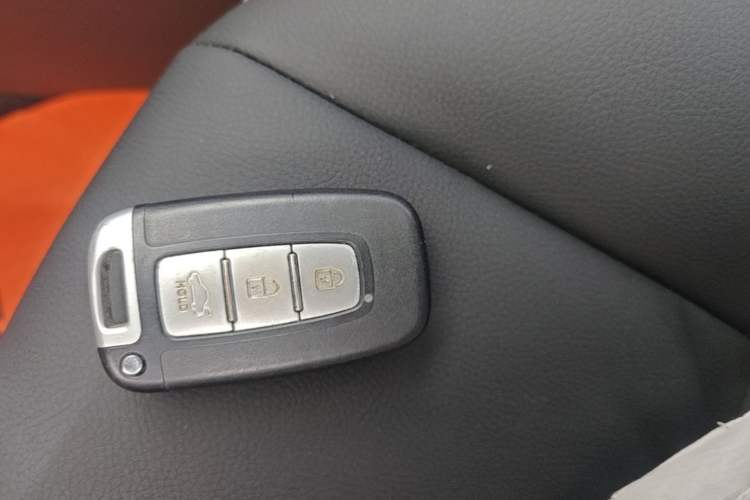 Used Hyundai Elantra (5th Generation / Langdong) 2013 1.6L Automatic Leading Model Vehicle Key