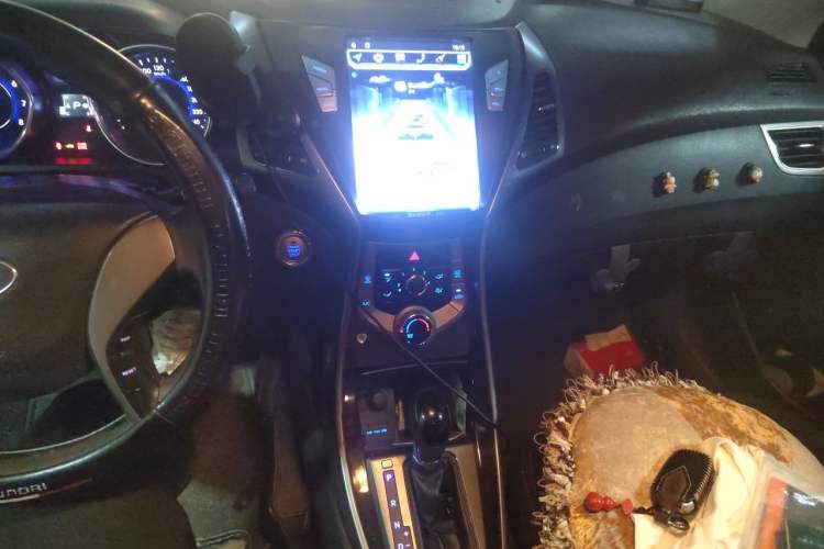 Used Hyundai Elantra (5th Generation / Langdong) 2013 1.6L Automatic Leading Model Audio And AC Panel