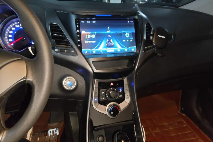 Used Hyundai Elantra (5th Generation / Langdong) 2013 1.6L Automatic Leading Model Audio And AC Panel