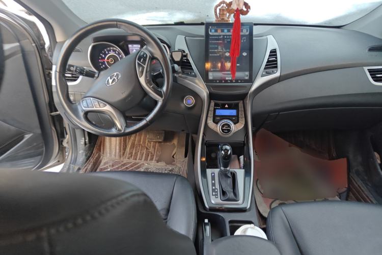 Used Hyundai Elantra (5th Generation / Langdong) 2013 1.6L Automatic Luxury Model Center Console