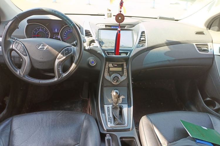 Used Hyundai Elantra (5th Generation / Langdong) 2013 1.6L Automatic Luxury Model Center Console